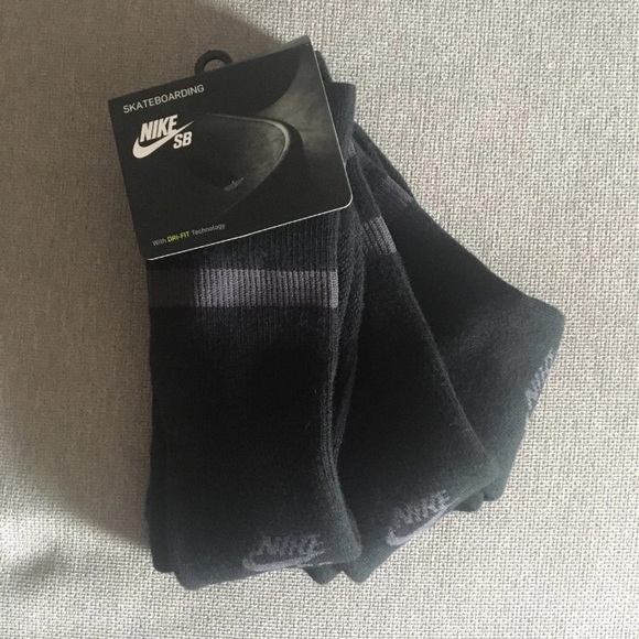 Nike SB skate snowboard style black socks FC F.C. unisex size medium soccer - Picture 4 of 8